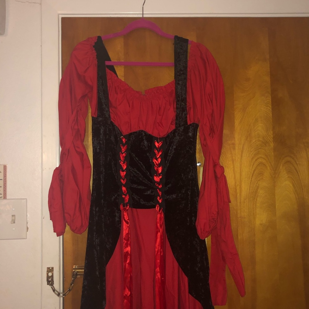 Pyramid collection pirate costume